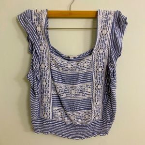 American Eagle light weight cropped top!